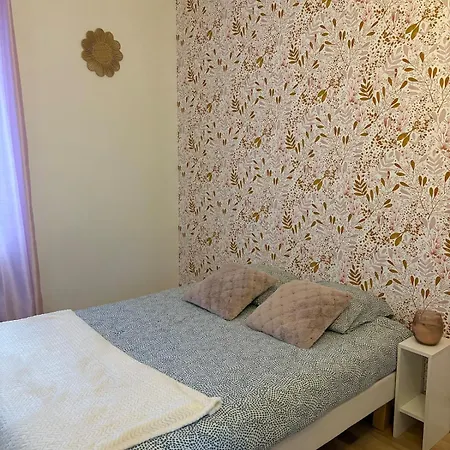 Lägenhet Beauvaisian House